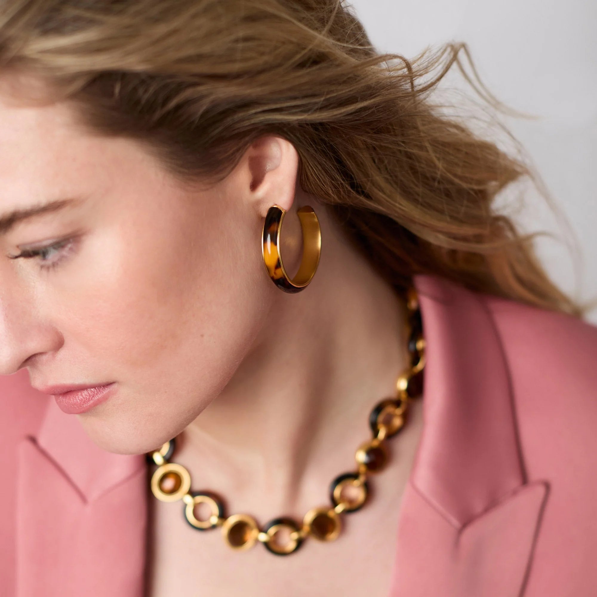 Julie Vos Carnaby Hoop - Tortoiseshell Large