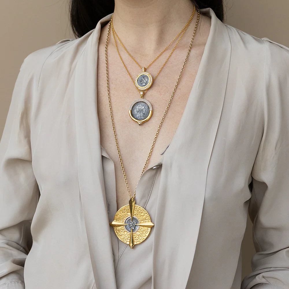 Tat 2 Designs - Gold Frame VS Escudo Necklace