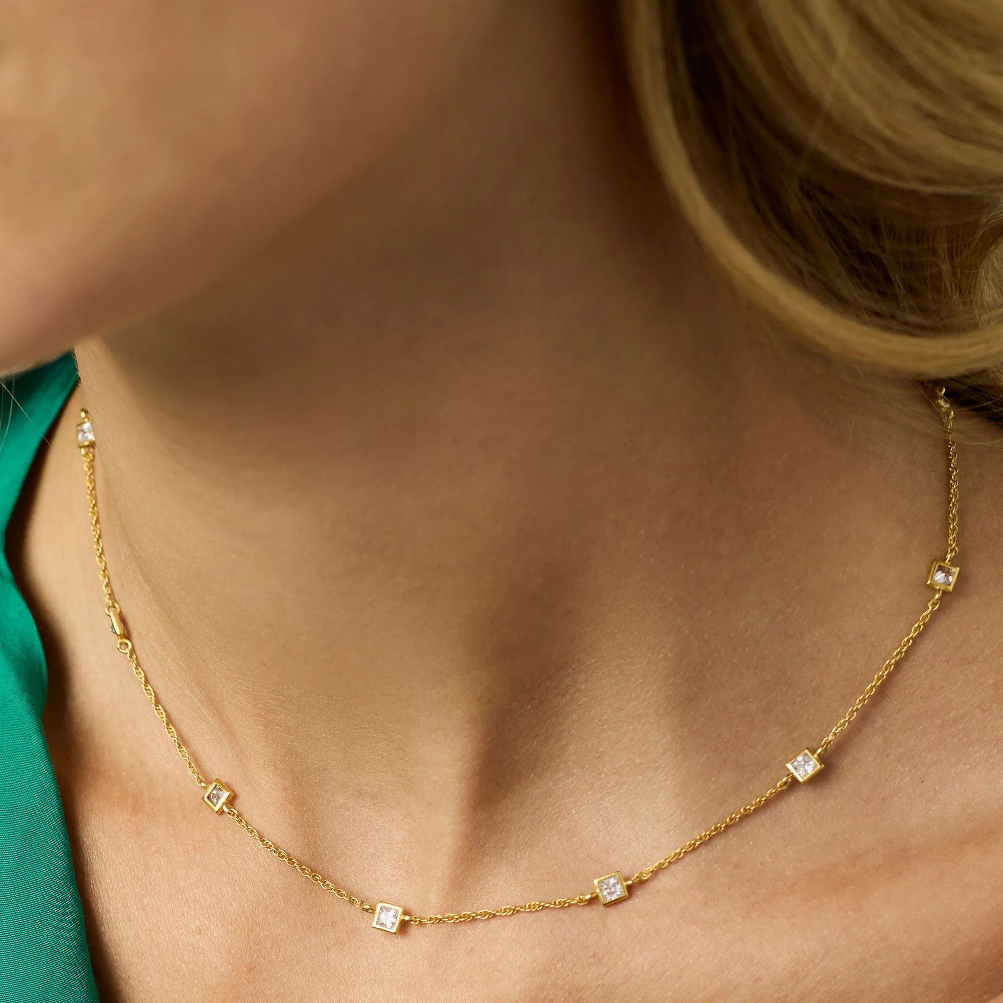 Julie Vos - Jolie Delicate Station Necklace - Gold